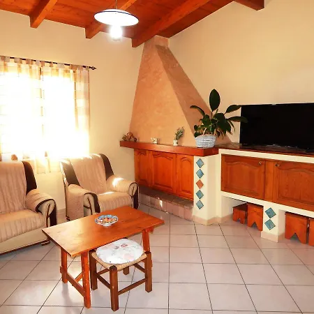 Apartament 3 *